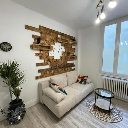 Le Nid Du Phoenix - Proche Thermes & Parcs - Rez De Chaussee Apartment